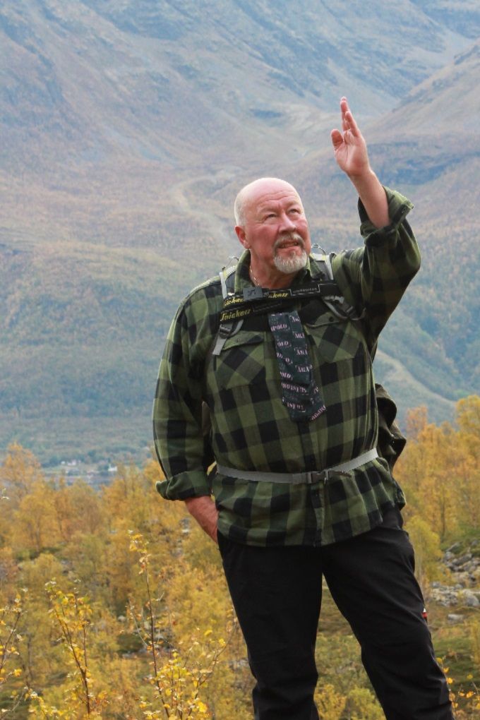 Kiitos mukavasta reissusta, Esko! Kipeine polvinemme palasimme Skibotniin, jossa nauttiin Ruijan matkailukahvilassa maittavat vohvelikahvit. Paluu KIlpisjärven retkeilykeskukseen. Kyllä pizza teki kauppansa. 