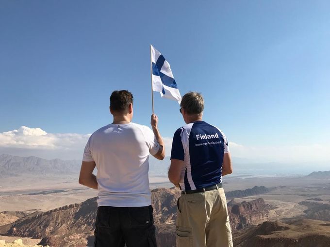 Ilkka ja Jarmo juhlistivat matkan sitä, että ovat yhdessä vetäneet näitä matkoja Israeliin jo 10 vuoden ajan. Lämmin kiitos myös kaikille Teille vetämillämme matkoilla mukana olleille. 